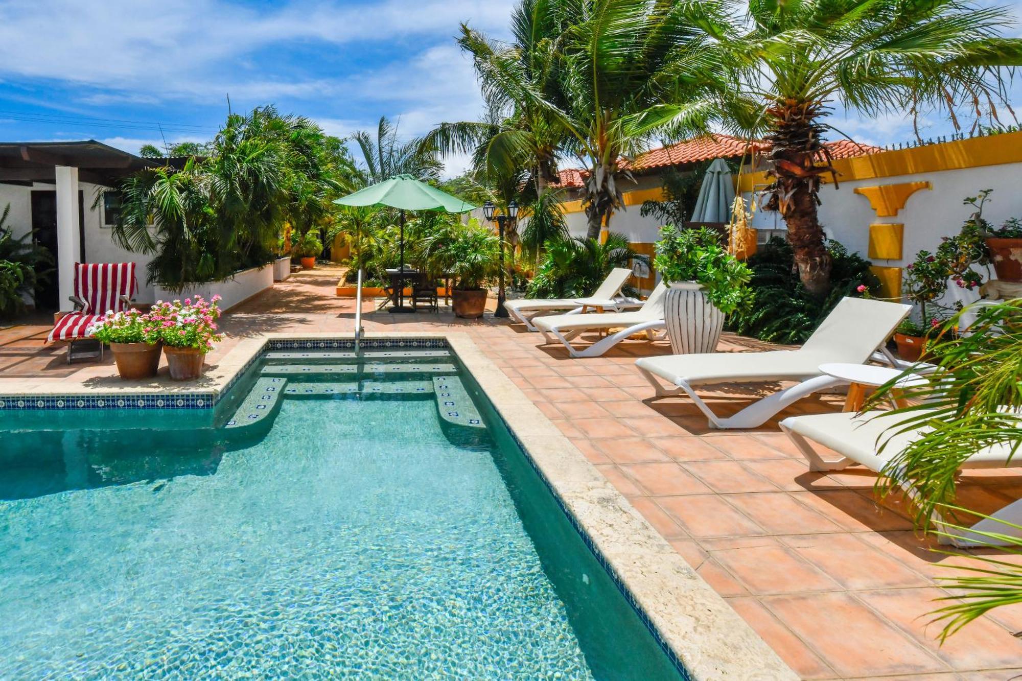 Brisas Studio Apartments (Adults Only) Palm Beach Ngoại thất bức ảnh