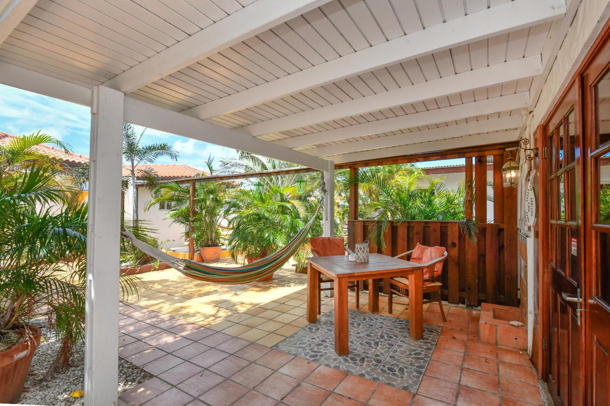 Brisas Studio Apartments (Adults Only) Palm Beach Ngoại thất bức ảnh